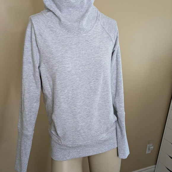 Lululemon  High Lines Pullover Sweatshirt Heathered Gray Modal Moch Size 4 - Picture 3 of 11